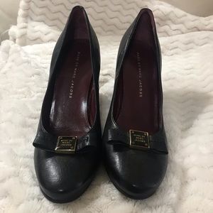 Marc by Marc Jacobs Logo-Bow Black Leather Pump